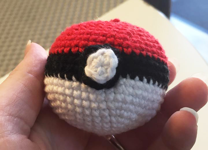 Hæklet pokéball fra Pokémon